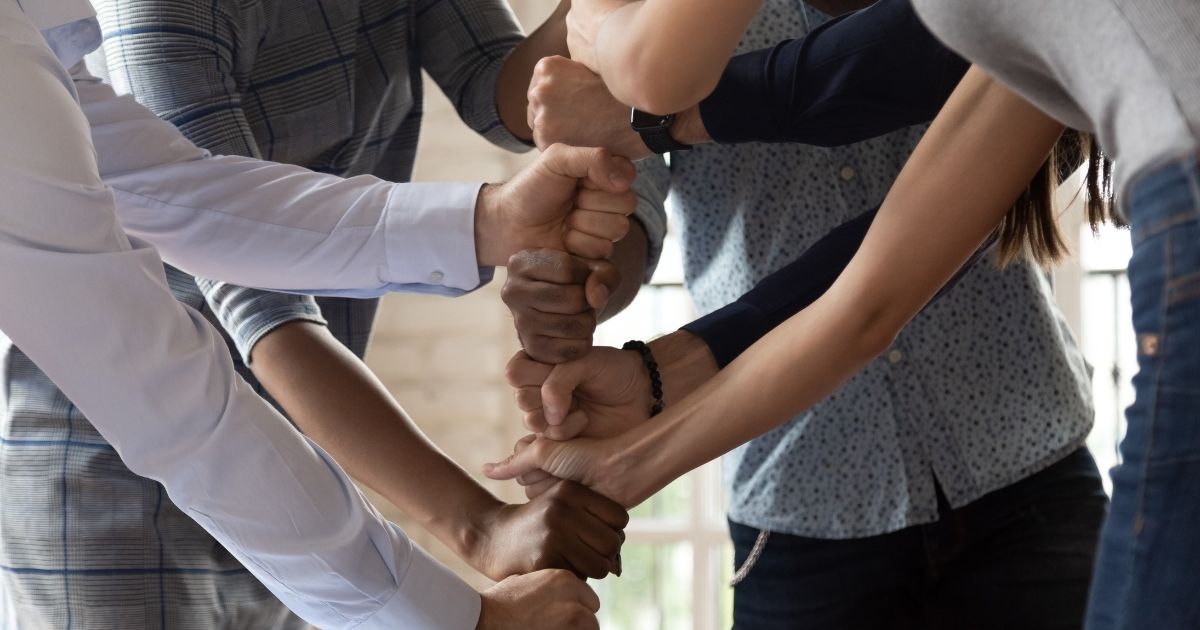 Why a Seamless Agent Experience is the Secret to Happy Customers 1 How Employee Engagement Shapes the Outcome