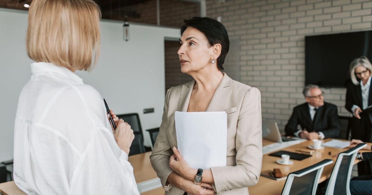 Manage Every Customer Conversation from One Smart Widget